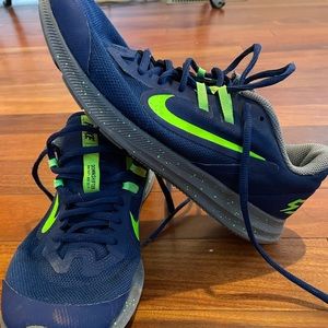 Youth size 7 Downshifter Nike shoes